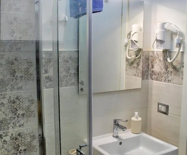 Tommy House Калазетта