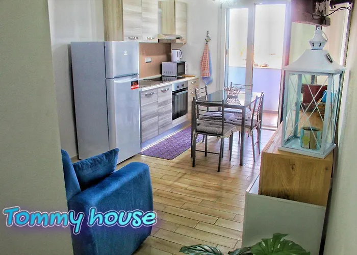 Tommy House Калазетта